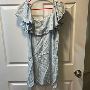 Summer dress of shoulder